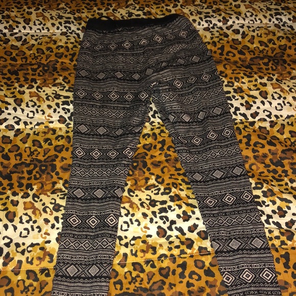 Aztec design leggings - Picture 2 of 3